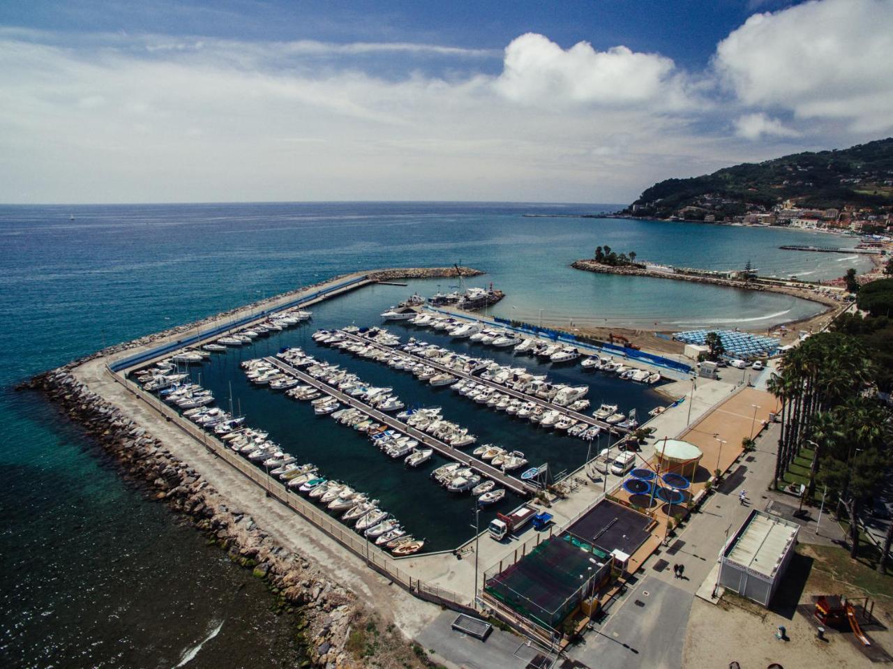 Residence Greco San Bartolomeo al Mare Kültér fotó